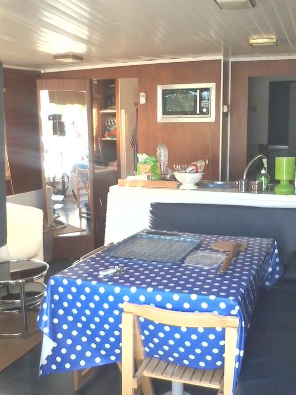 栋什里 Bateau Houseboat Camille酒店 外观 照片