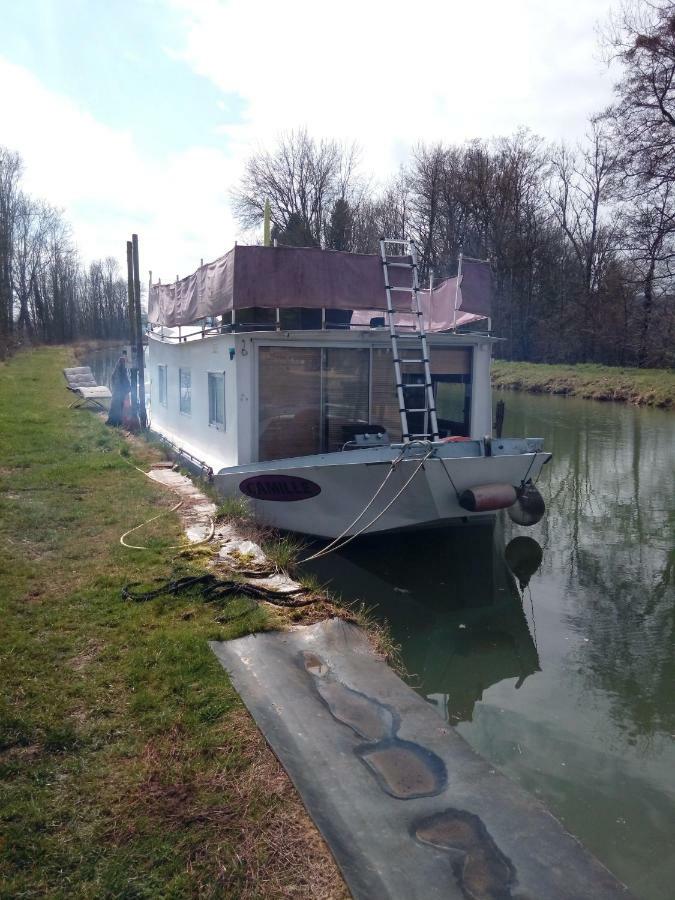 栋什里 Bateau Houseboat Camille酒店 外观 照片